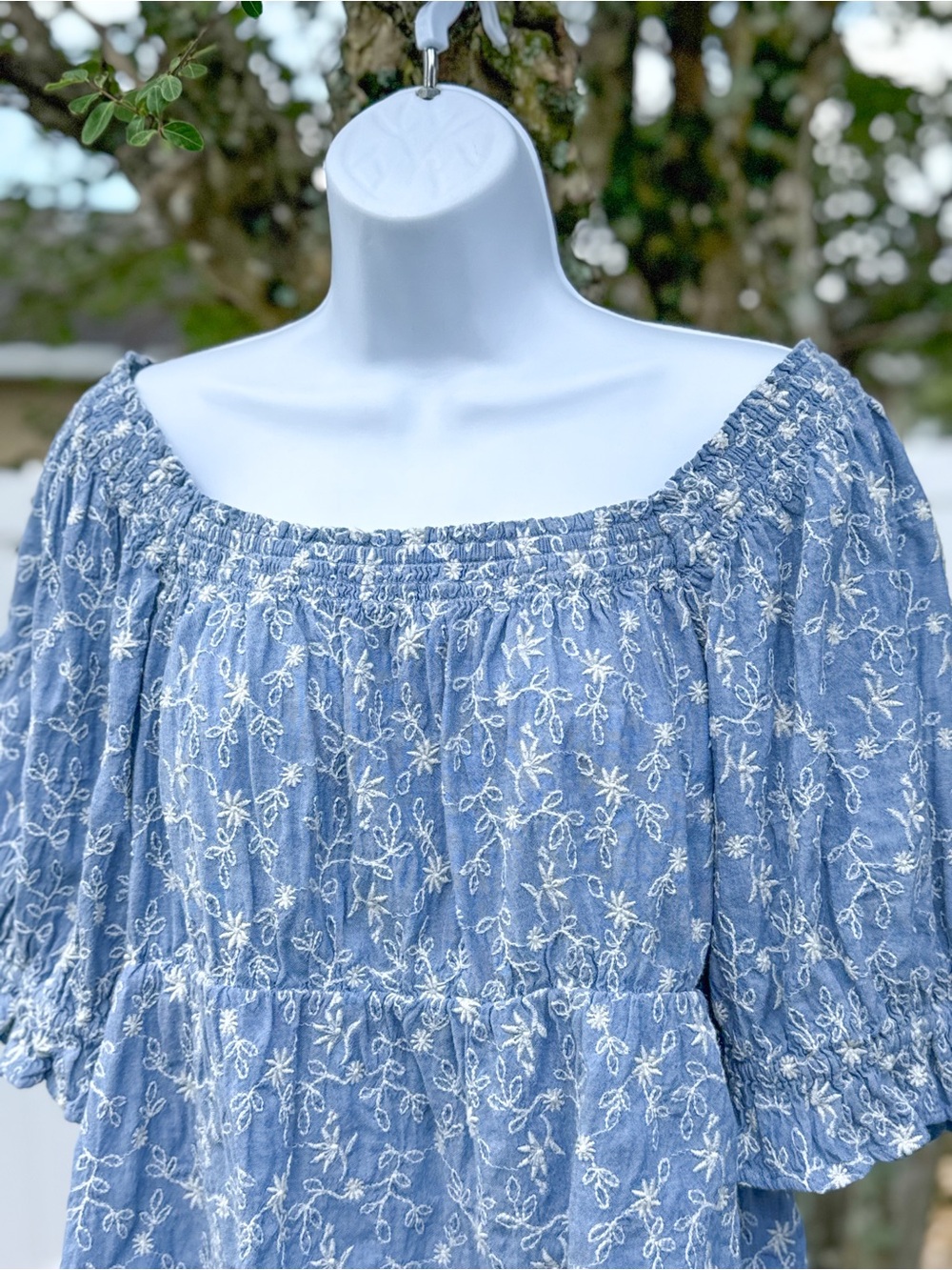 Old Navy Blue Embroidered Floral Peasant Top Smocked Cottagecore Large